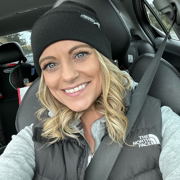 Meet your Posher, Lisa - Picture 2 of 13